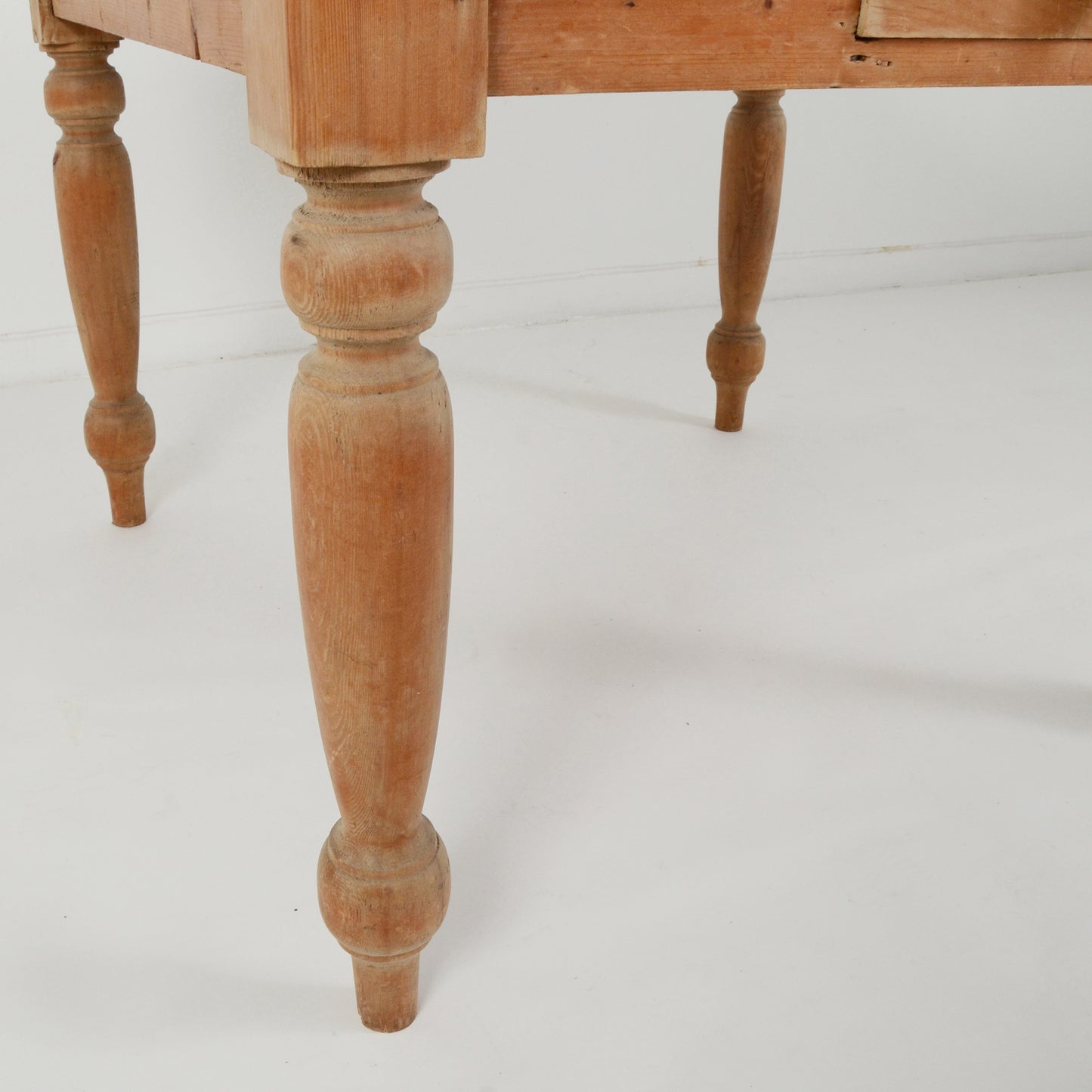 パインテーブル