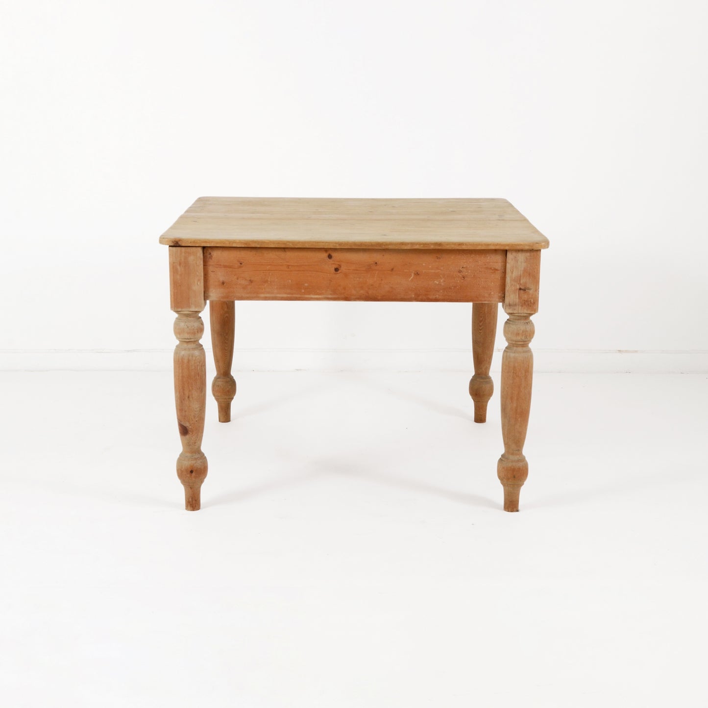 パインテーブル