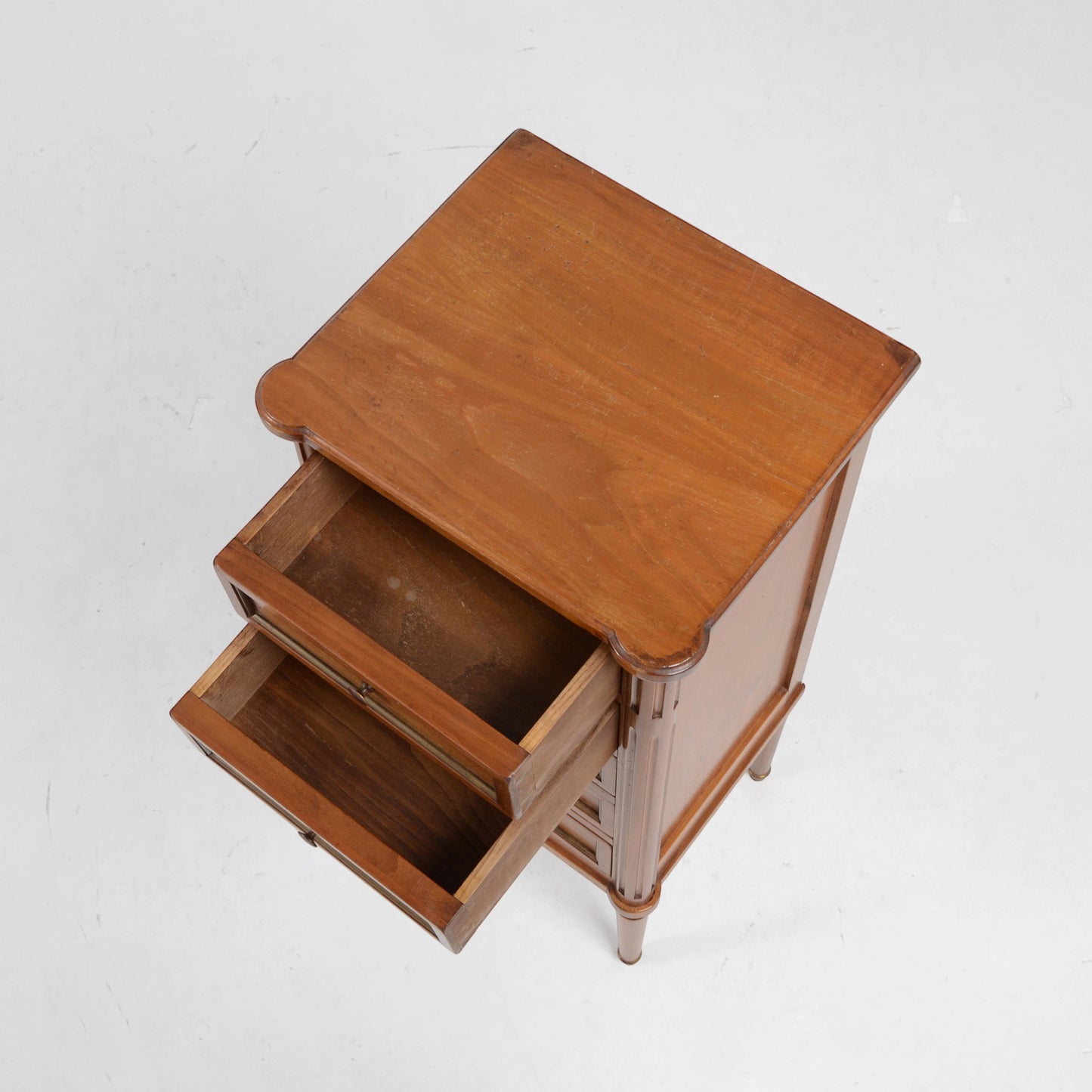 サイドチェスト