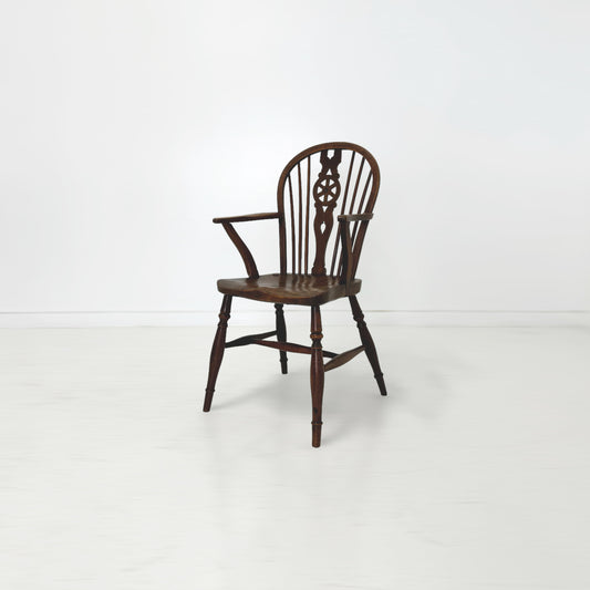 ホイールバック アームチェア