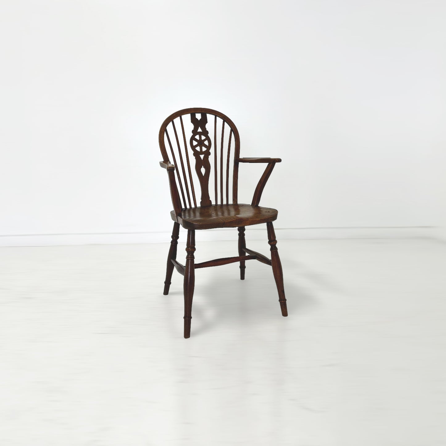 ホイールバック アームチェア