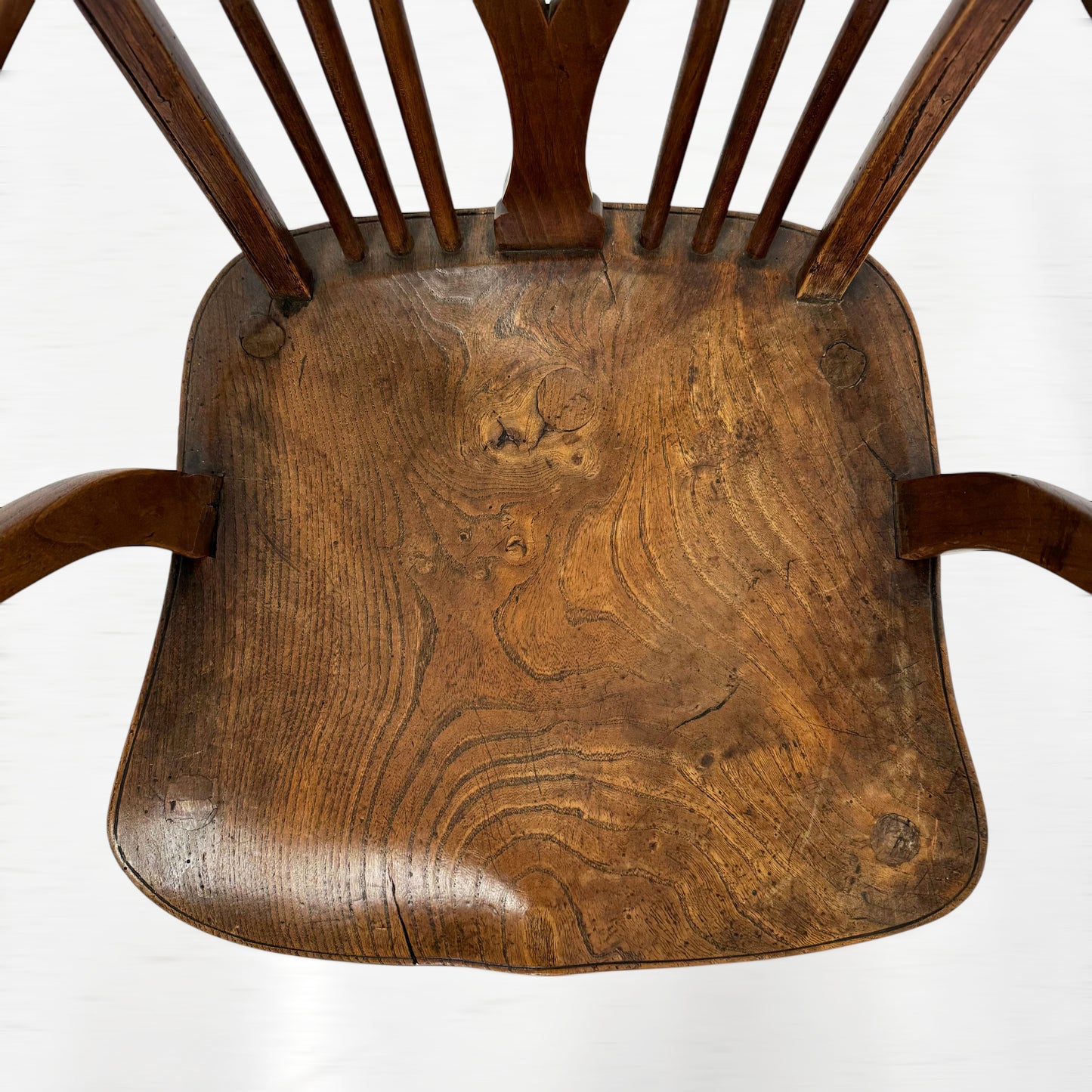 ホイールバック アームチェア