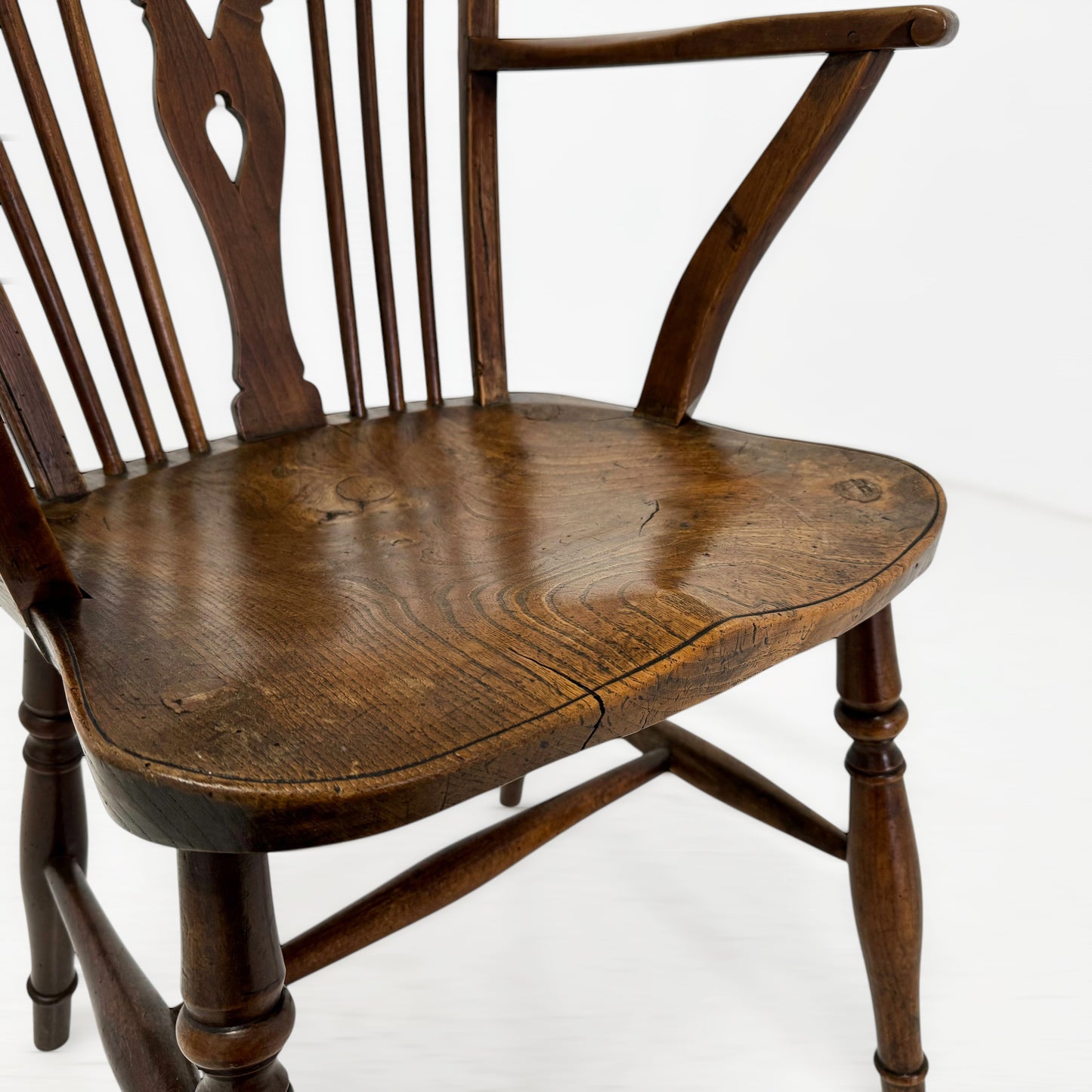 ホイールバック アームチェア