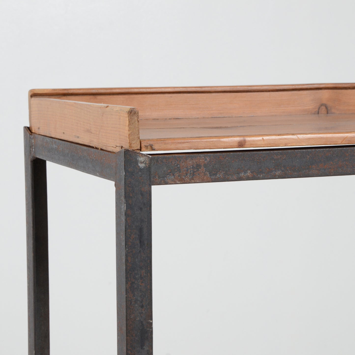 サイドシェルフ