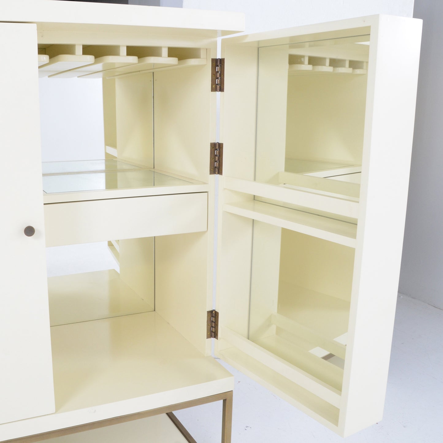 ディッシュチェスト