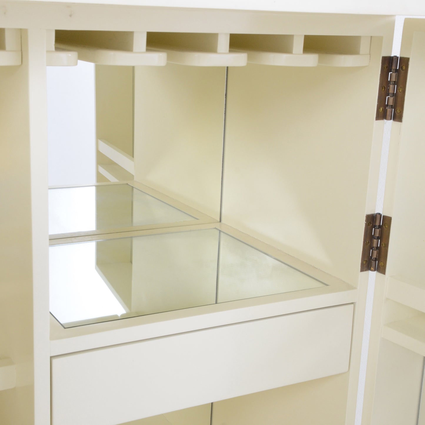 ディッシュチェスト