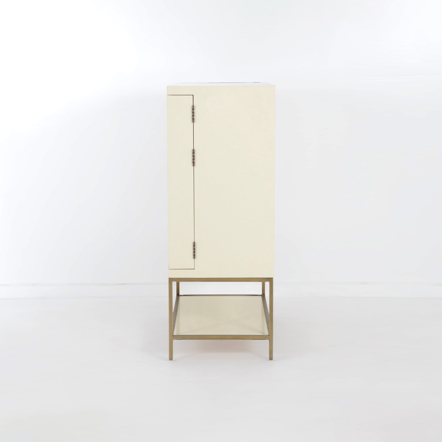 ディッシュチェスト