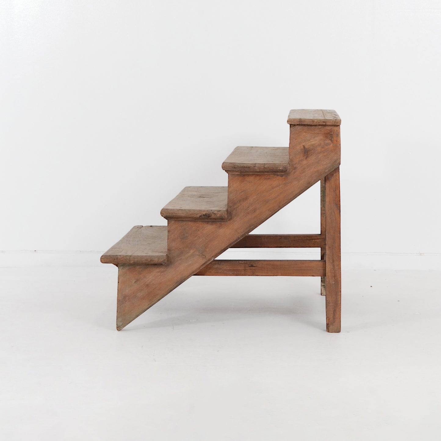 ステップシェルフ