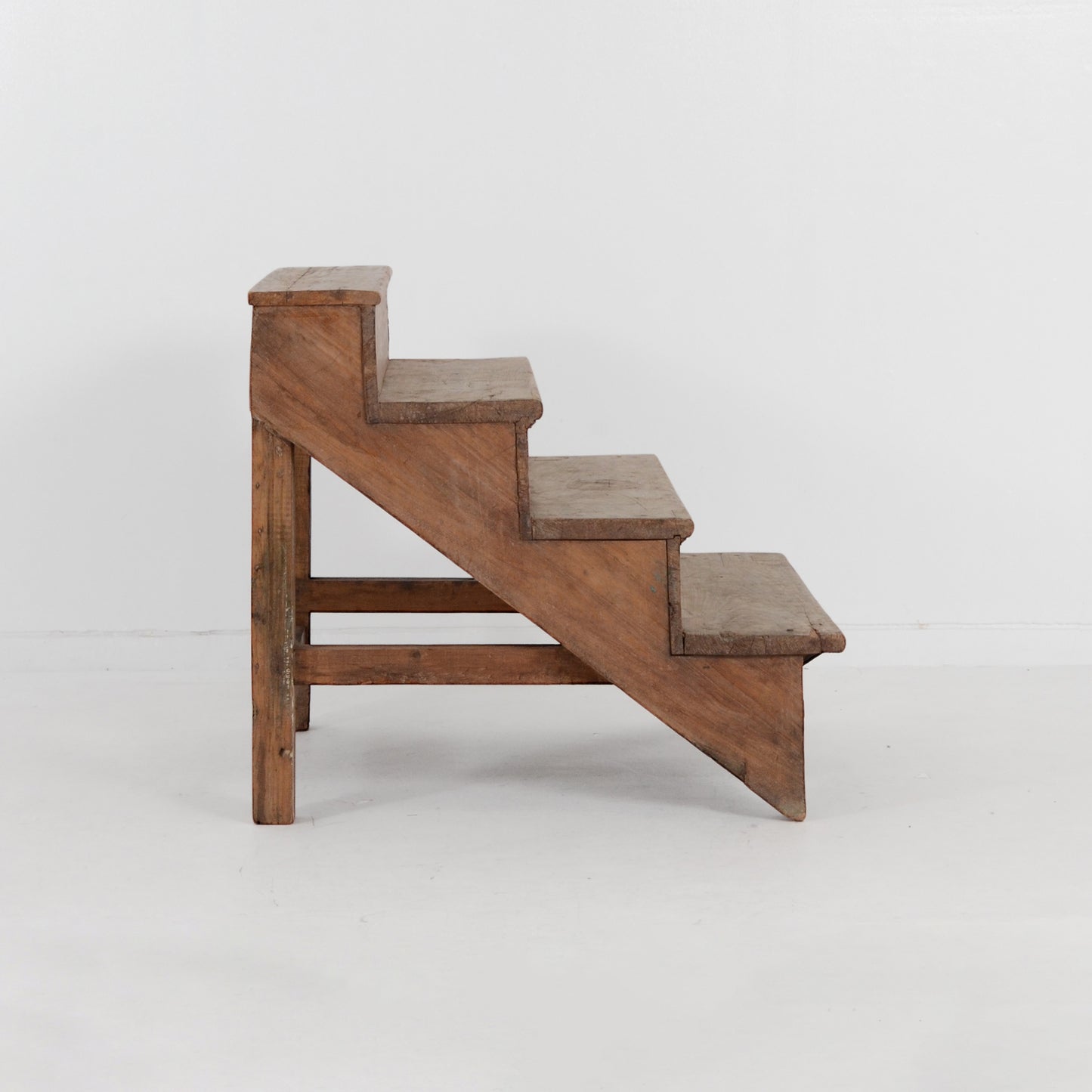 ステップシェルフ