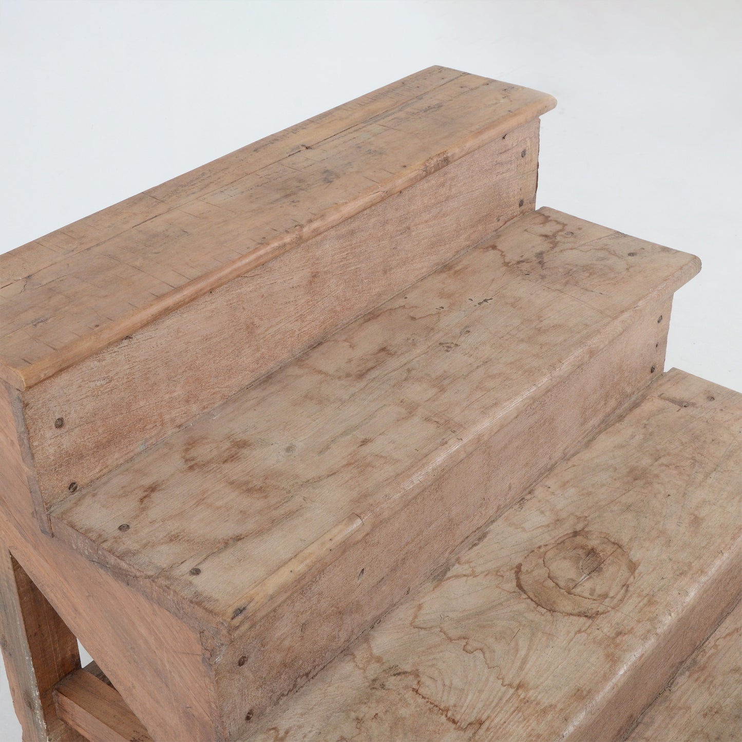 ステップシェルフ