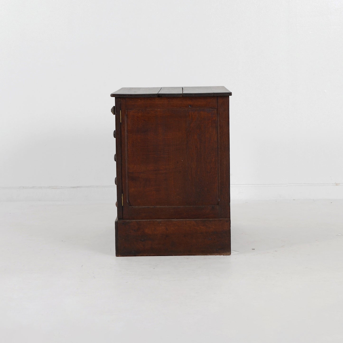 オークチェスト 1800’s