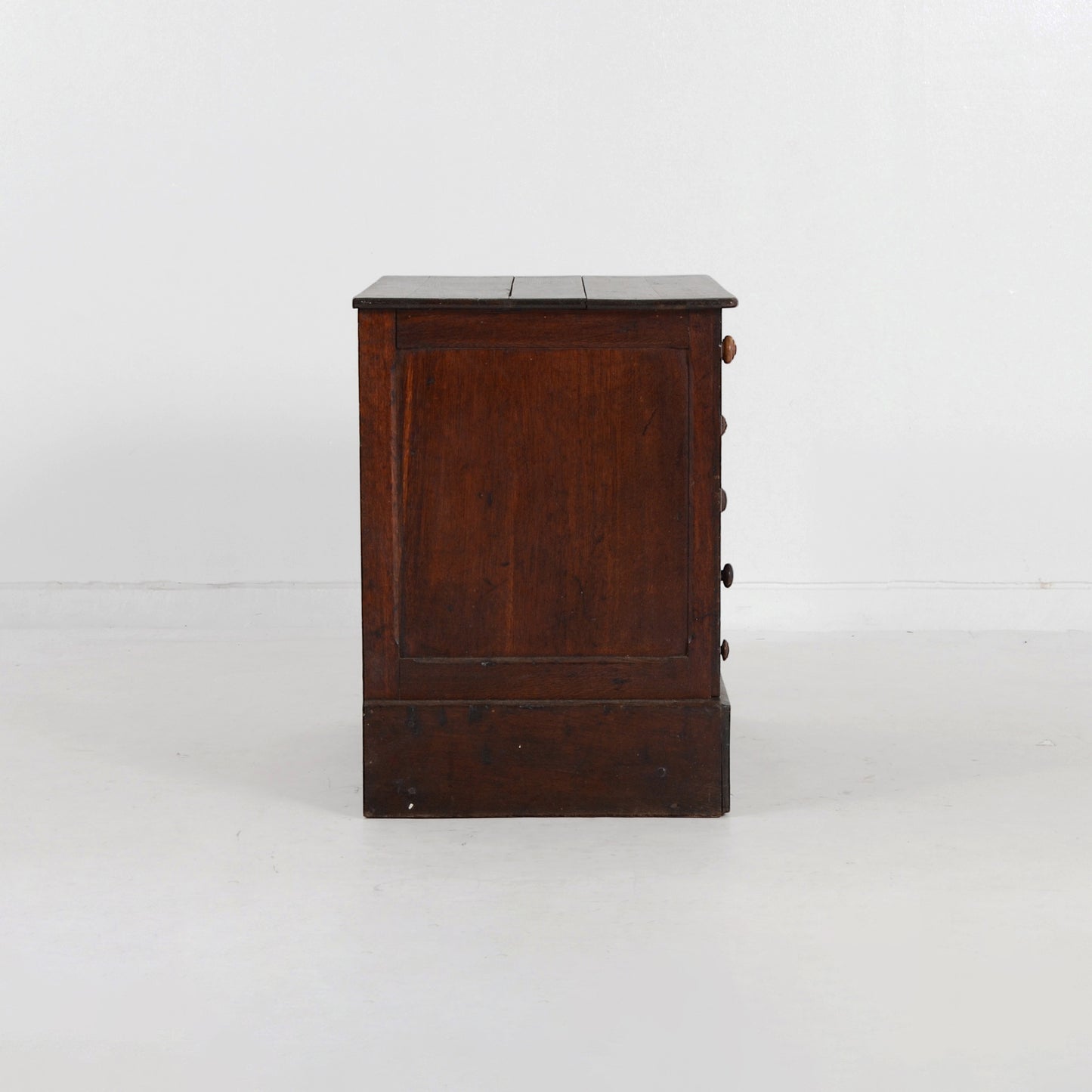 オークチェスト 1800’s