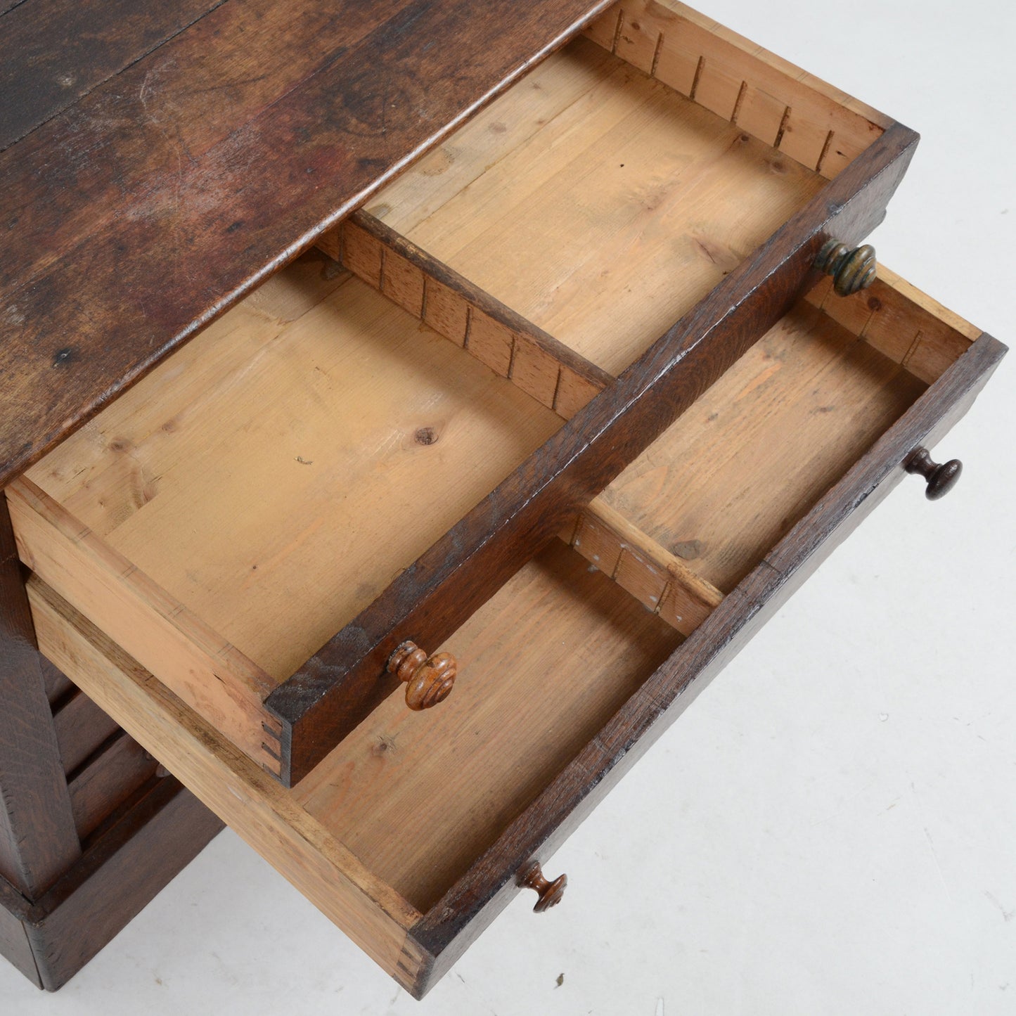 オークチェスト 1800’s