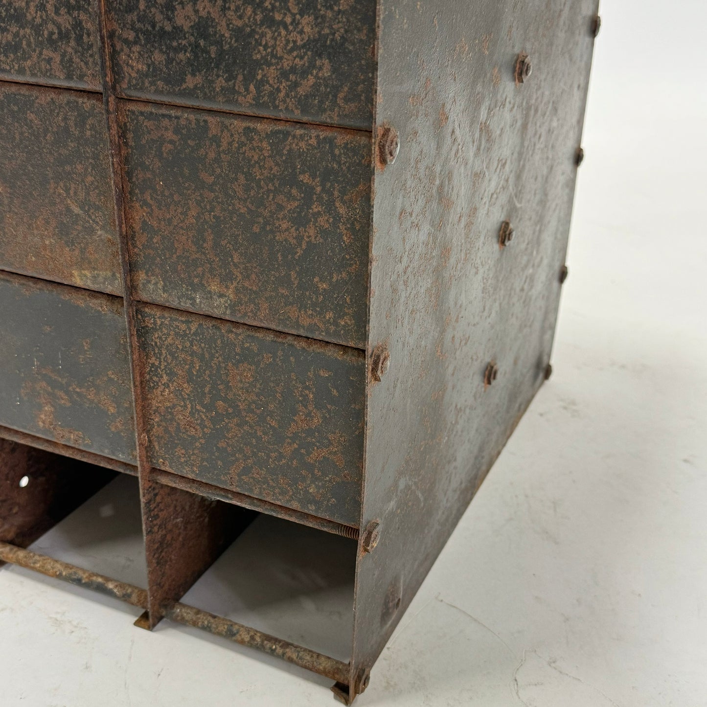 メタルデスクチェスト