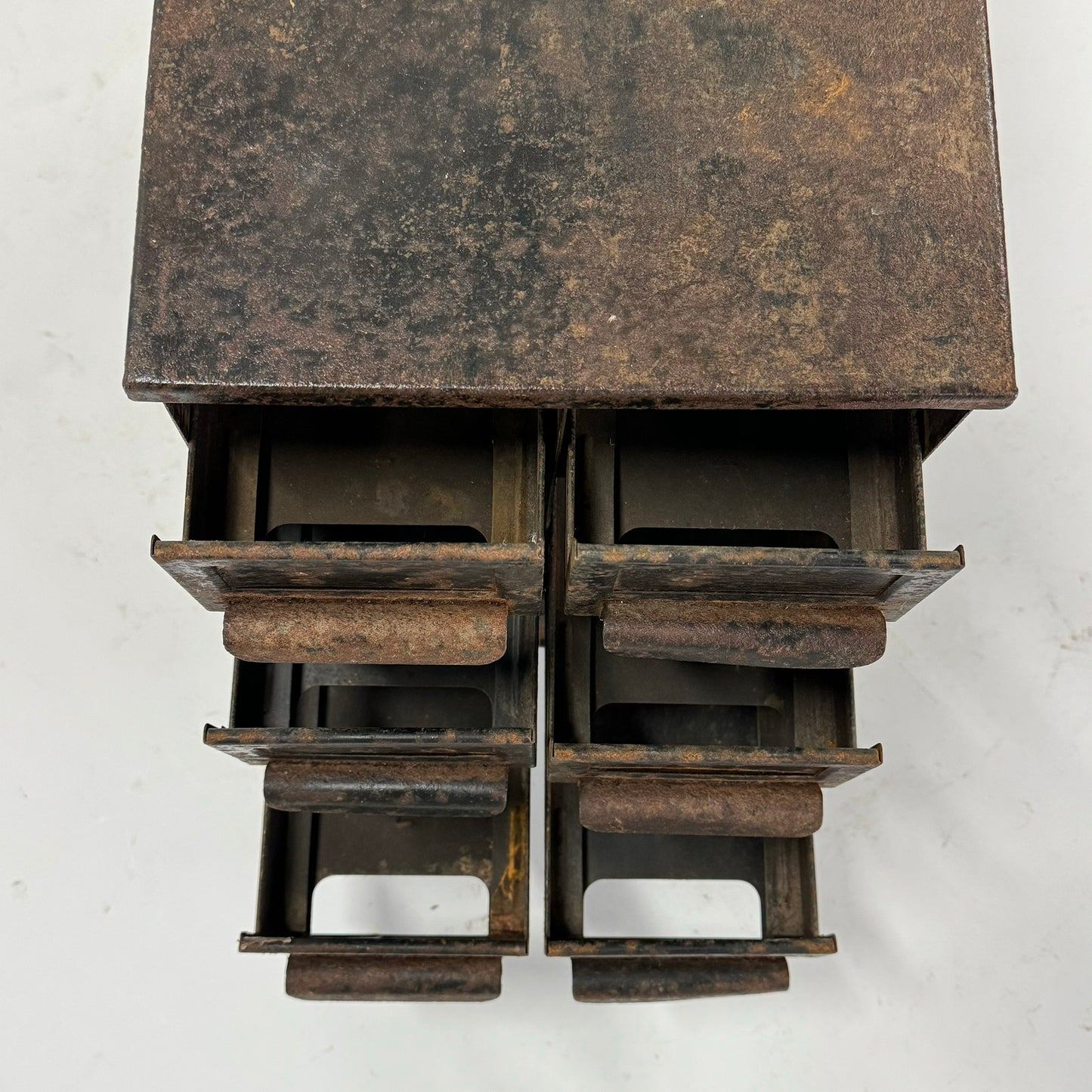 メタルデスクチェスト