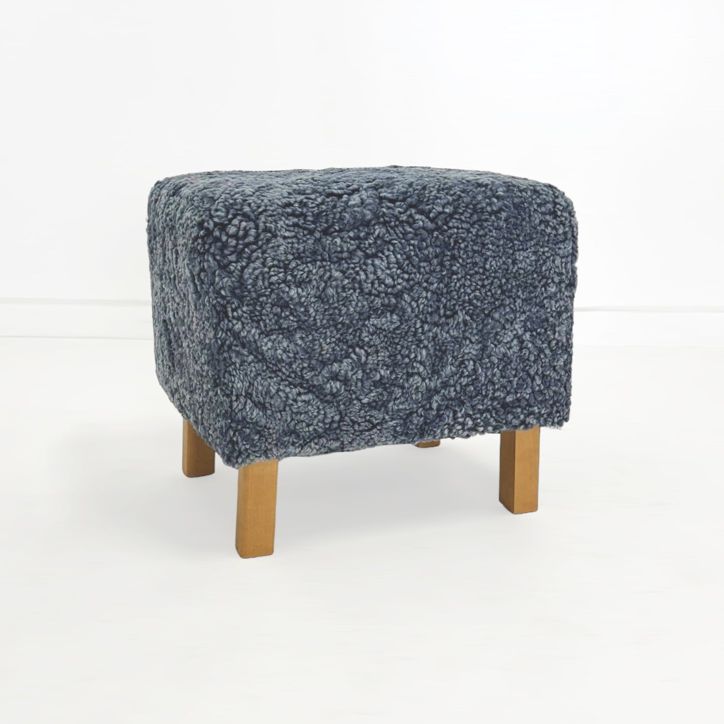 フットレストスツール