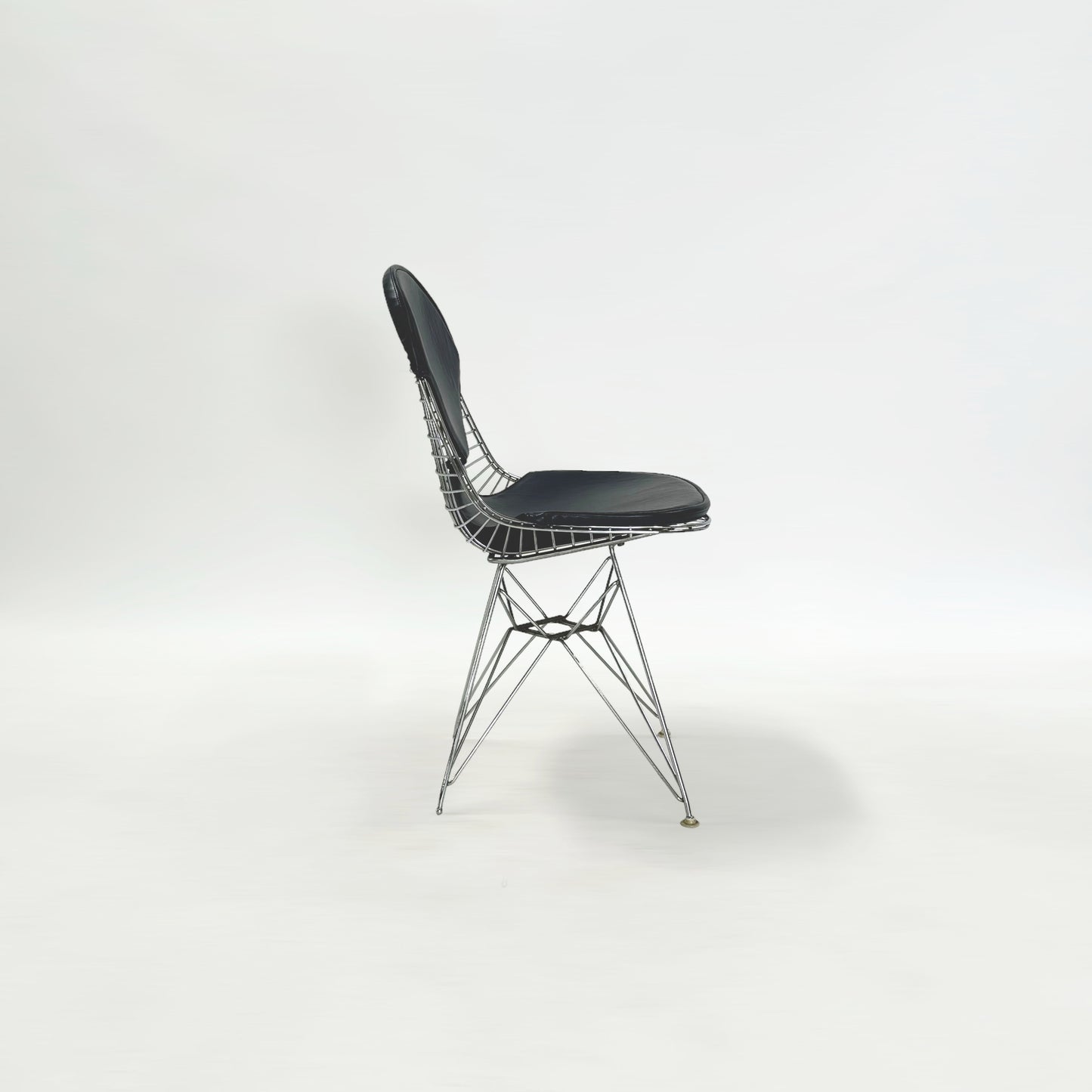 イームズ ワイヤーメッシュチェア ビキニ (DKR2)