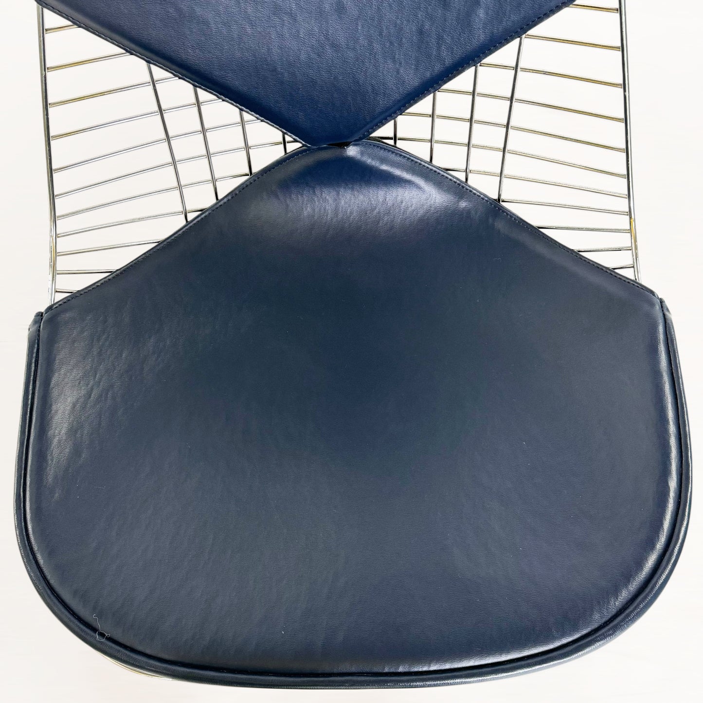 イームズ ワイヤーメッシュチェア ビキニ (DKR2)