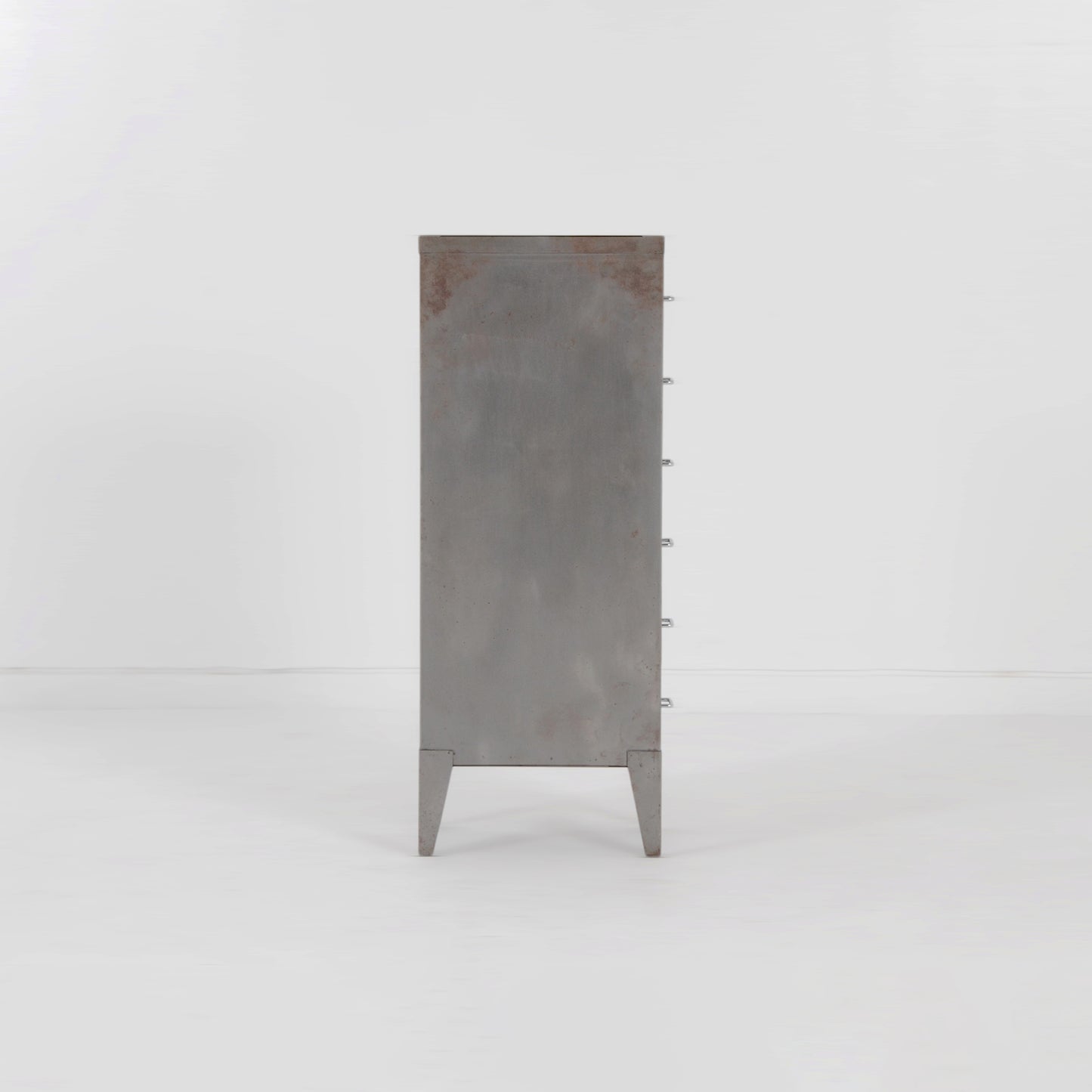 メタルキャビネット